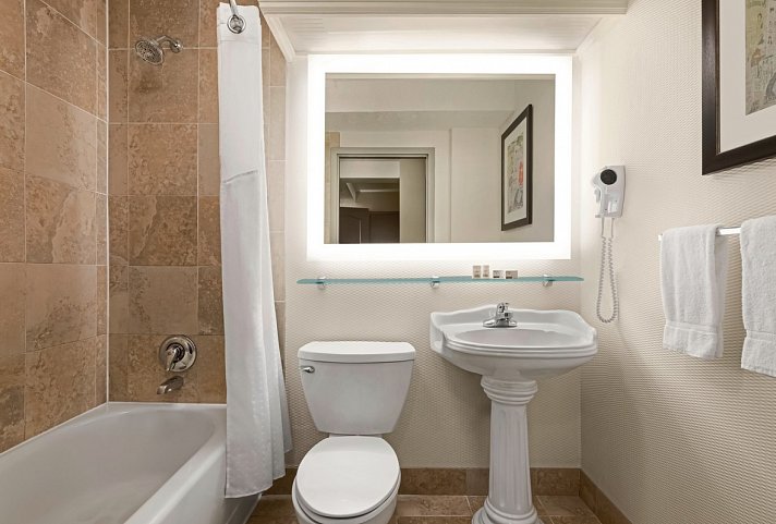 Holiday Inn Boston - Cambridge Area - Beispiel Bad (Zimmercodierungen UG2 & UG4)