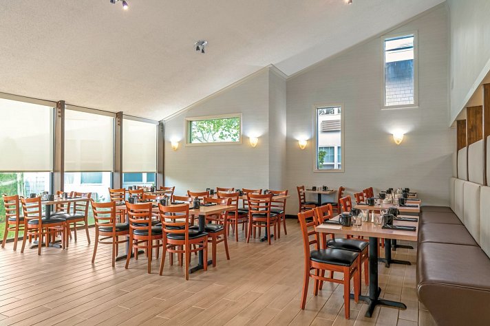 Holiday Inn Cape Cod - Hyannis