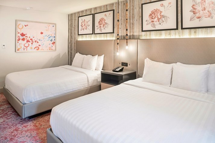 Cliffrose Springdale, Curio Collection by Hilton - Wohnbeispiel Riverside Double Queen (Zimmercodierung UG4)