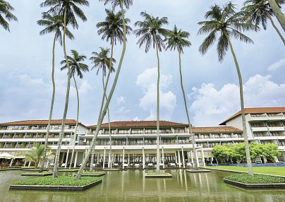 The Blue Water Hotel and Spa Wadduwa