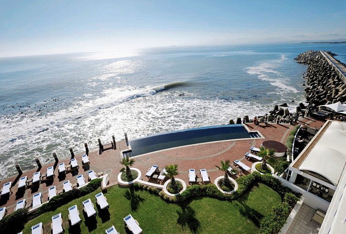 Radisson Collection Hotel Waterfront