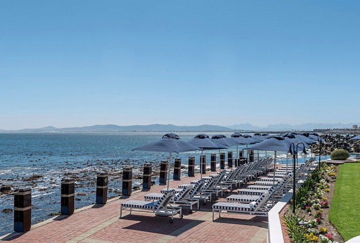 Radisson Collection Hotel Waterfront