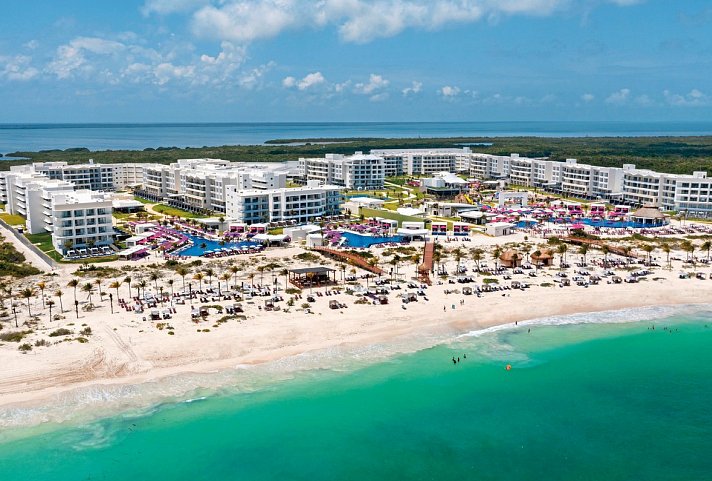 Planet Hollywood Adult Scene Cancun by Royalton