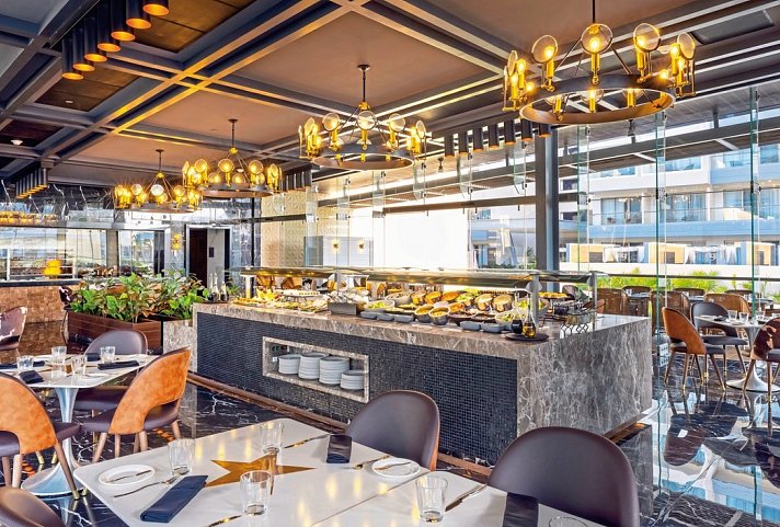 Planet Hollywood Adult Scene Cancun by Royalton