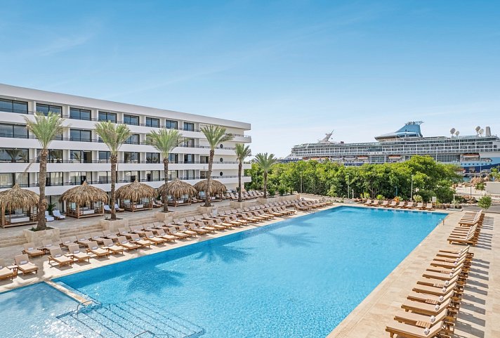 The Rif at Mangrove Beach Corendon Curaçao All-Inclusive, Curio by Hilton