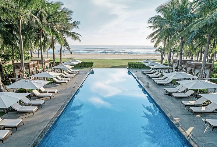 Shilla Monogram Danang