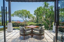 Samabe Bali Suites & Villas - Beispiel Terrasse 1 Bedroom Ocean Pool Villa (Zimmercodierung VBO)