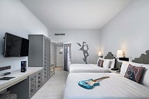 Hard Rock Hotel Bali - Wohnbeispiel Deluxe Two Queens (Zimmercodierung UD1)
