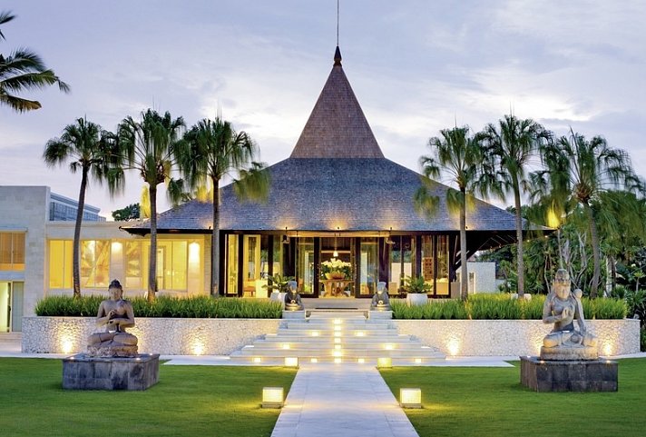 The Royal Santrian Luxury Beach Villas