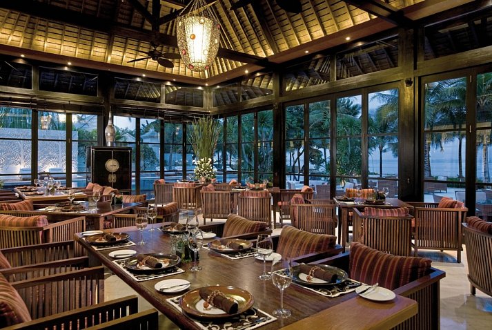 The Royal Santrian Luxury Beach Villas