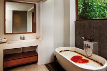 Dinara Ubud - Beispiel Bad Dinara Suite (Zimmercodierung WX1)