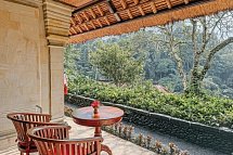 Tjampuhan Hotel & Spa - Beispiel Balkon Premier Raja (Zimmercodierung UM1)