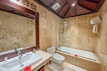 Tjampuhan Hotel & Spa - Beispiel Bad Premier Raja (Zimmercodierung UM1)