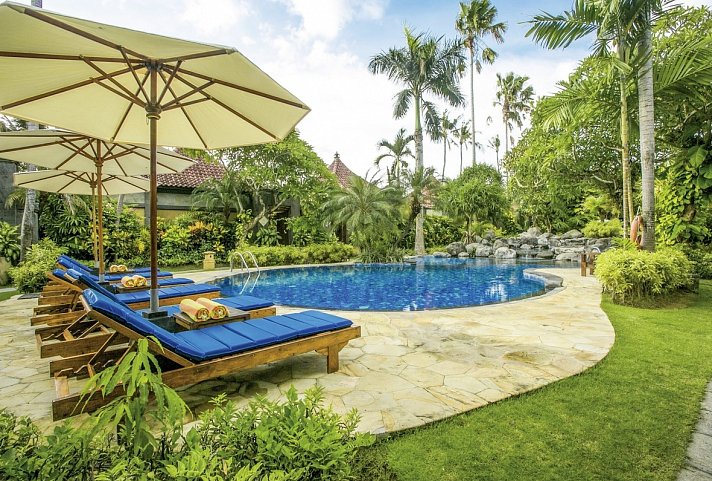 Parigata Villas Resort - Hauptpool