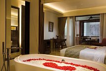 The Ubud Village Hotel - Wohnbeispiel Premier Deluxe (Zimmercodierung UM2)