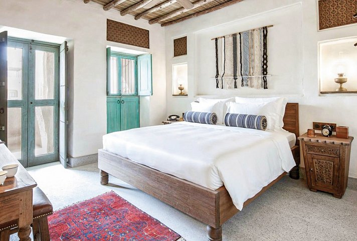 Al Seef Heritage Hotel Dubai, Curio Collection By Hilton - Wohnbeispiel Heritage Room (Zimmercodierungen DB1, DB2, DB3, UP1, UP2 & UP3)