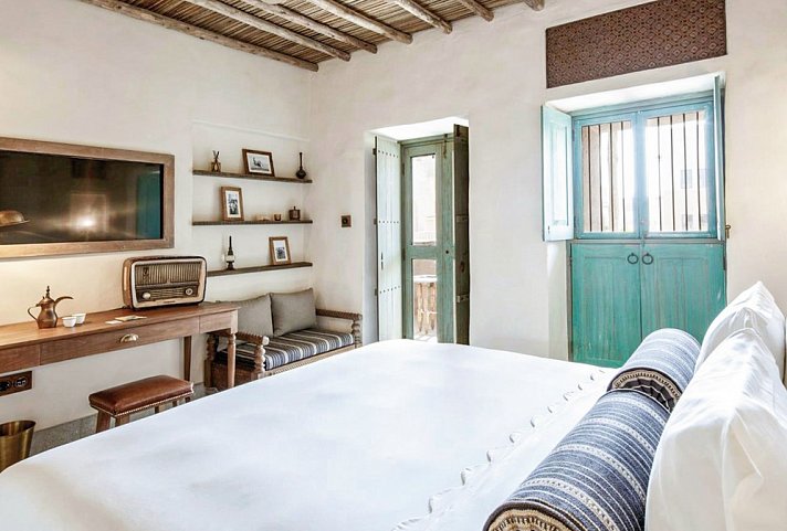 Al Seef Heritage Hotel Dubai, Curio Collection By Hilton - Wohnbeispiel Heritage Room (Zimmercodierungen DB1, DB2, DB3, UP1, UP2 & UP3)