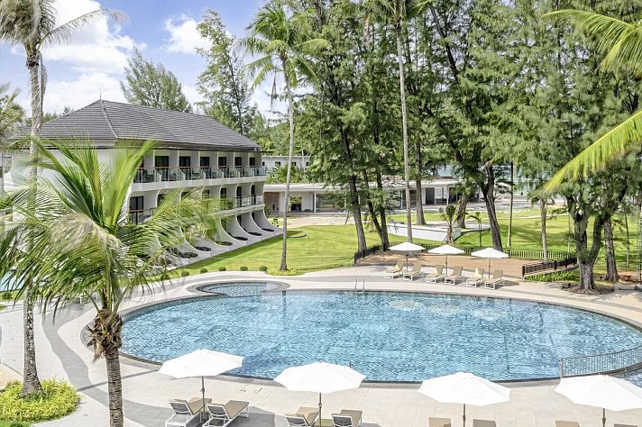 Amora Beach Resort Phuket