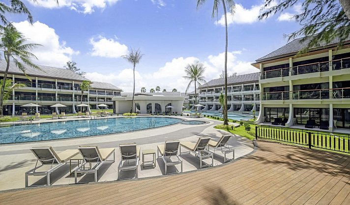 Amora Beach Resort Phuket