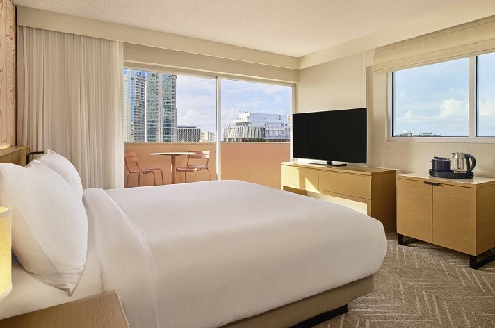 The Ambassador Hotel of Waikiki, Tapestry Collection by Hilton