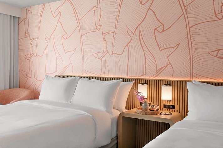 The Ambassador Hotel of Waikiki, Tapestry Collection by Hilton