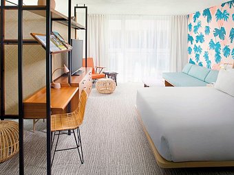The Laylow, Autograph Collection - Wohnbeispiel Deluxe Room (Zimmercodierungen UG1 & UG3)