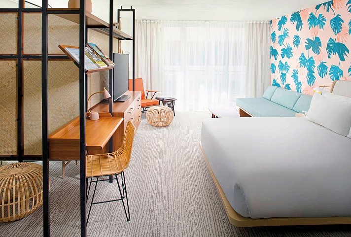 The Laylow, Autograph Collection - Wohnbeispiel Deluxe Room (Zimmercodierungen UG1 & UG3)