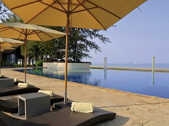 Twin Lotus Resort & Spa