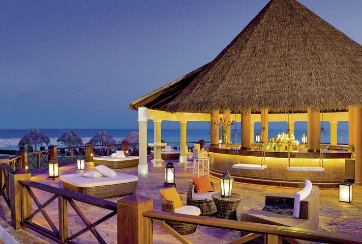 Secrets Wild Orchid Montego Bay - Barracuda Bar