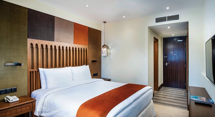 Al Falaj Hotel