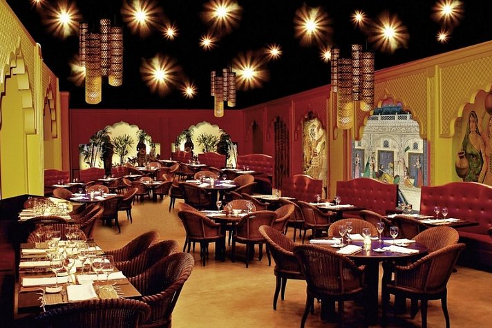 Al Falaj Hotel