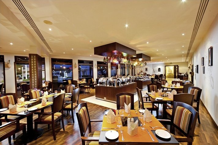Al Falaj Hotel