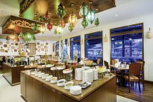Al Falaj Hotel - Restaurant Souq Cafe
