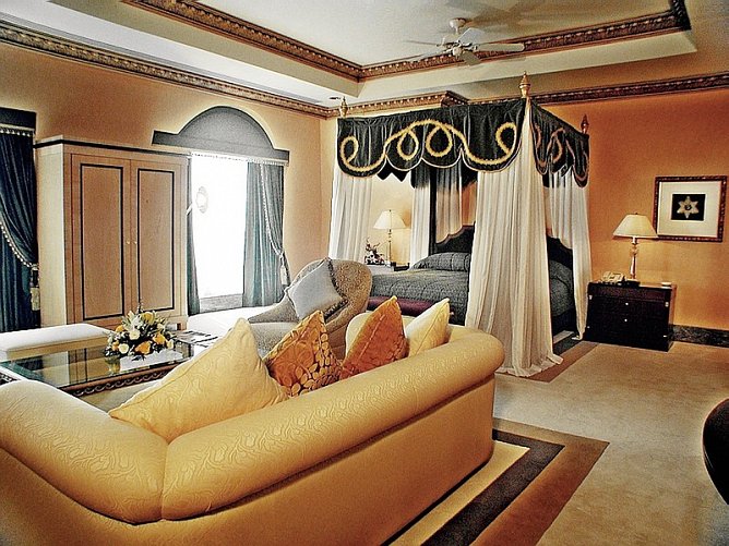 Grand Hyatt Muscat - Crown Suite