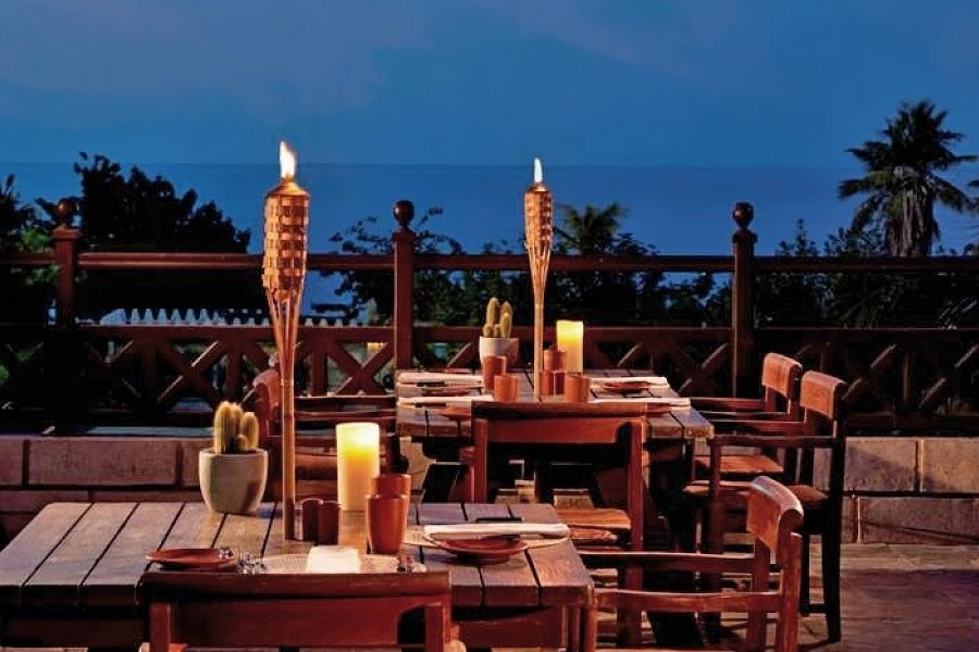 Grand Hyatt Muscat - Restaurant Safari Rooftop Grill House