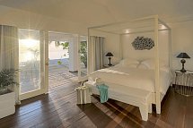 Diamonds Thudufushi - Wohnbeispiel Beach Front Suite (Zimmercodierung WB2)