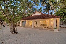 Diamonds Thudufushi - Wohnbeispiel Beach Front Suite (Zimmercodierung WB2)