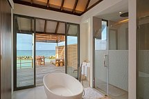 Meyyafushi Maldives - Beispiel Bad Two Bedroom Semi Ocean Pool Villa (Zimmercodierungen VX4 & VV6)