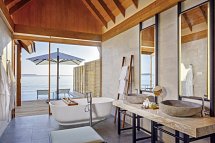Emerald Faarufushi Resort & Spa - Wohnbeispiel Water Villa with Pool (Zimmercodierungen VX1 & VX2)