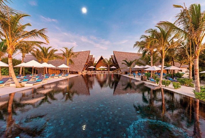 Kuredhivaru Resort and Spa Maldives