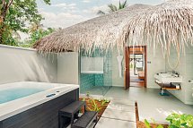 Nova Maldives - Beispiel Bad Sunset Beach Villa with Jacuzzi (Zimmercodierungen VB3 & FB2)