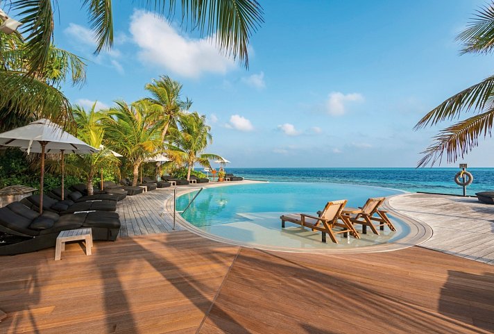 Komandoo Island Resort & Spa