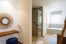 Seapoint Boutique Hotel - Badezimmer Ocean Suite (Zimmercodierungen WB1 & WB8)