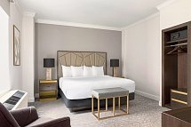 Martinique New York on Broadway, Curio Collection by Hilton - Wohnbeispiel Standard Room, 1 Room - 1 King Bed (Zimmercodierung UG3)