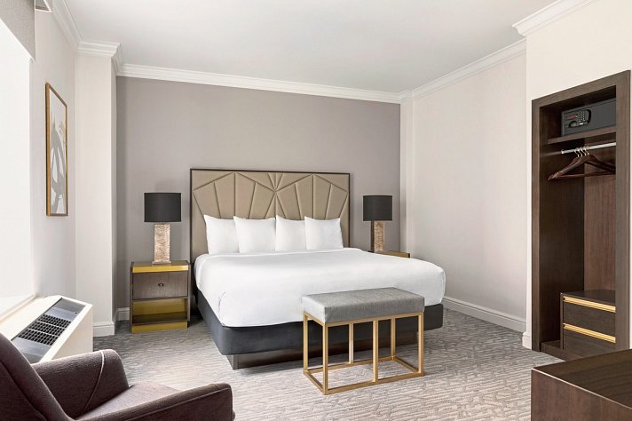 Martinique New York on Broadway, Curio Collection by Hilton