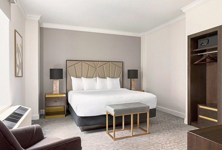 Martinique New York on Broadway, Curio Collection by Hilton - Wohnbeispiel Standard Room, 1 Room - 1 King Bed (Zimmercodierung UG3)