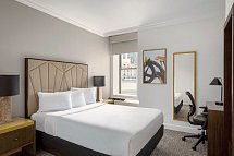 Martinique New York on Broadway, Curio Collection by Hilton - Wohnbeispiel Standard Room, 1 Room - 1 Queen Bed (Zimmercodierung UG2)