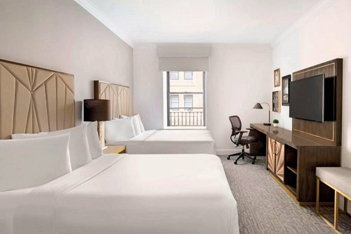 Martinique New York on Broadway, Curio Collection by Hilton