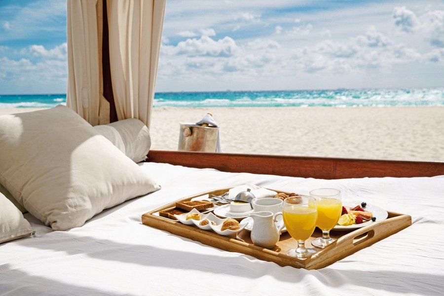 Royal Hideaway Playacar