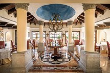 Royal Hideaway Playacar